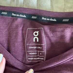 On Running Women's Long Sleeve Tee - Purple